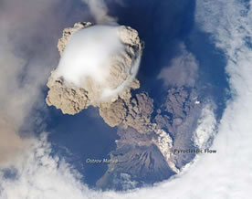 唯美图库｜宇航员在太空拍下火山爆发冲击波