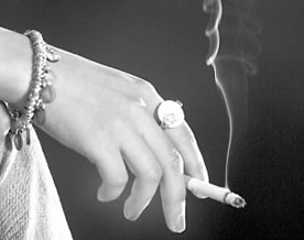 岳麓诗风｜汤文培：《抽烟的女人》